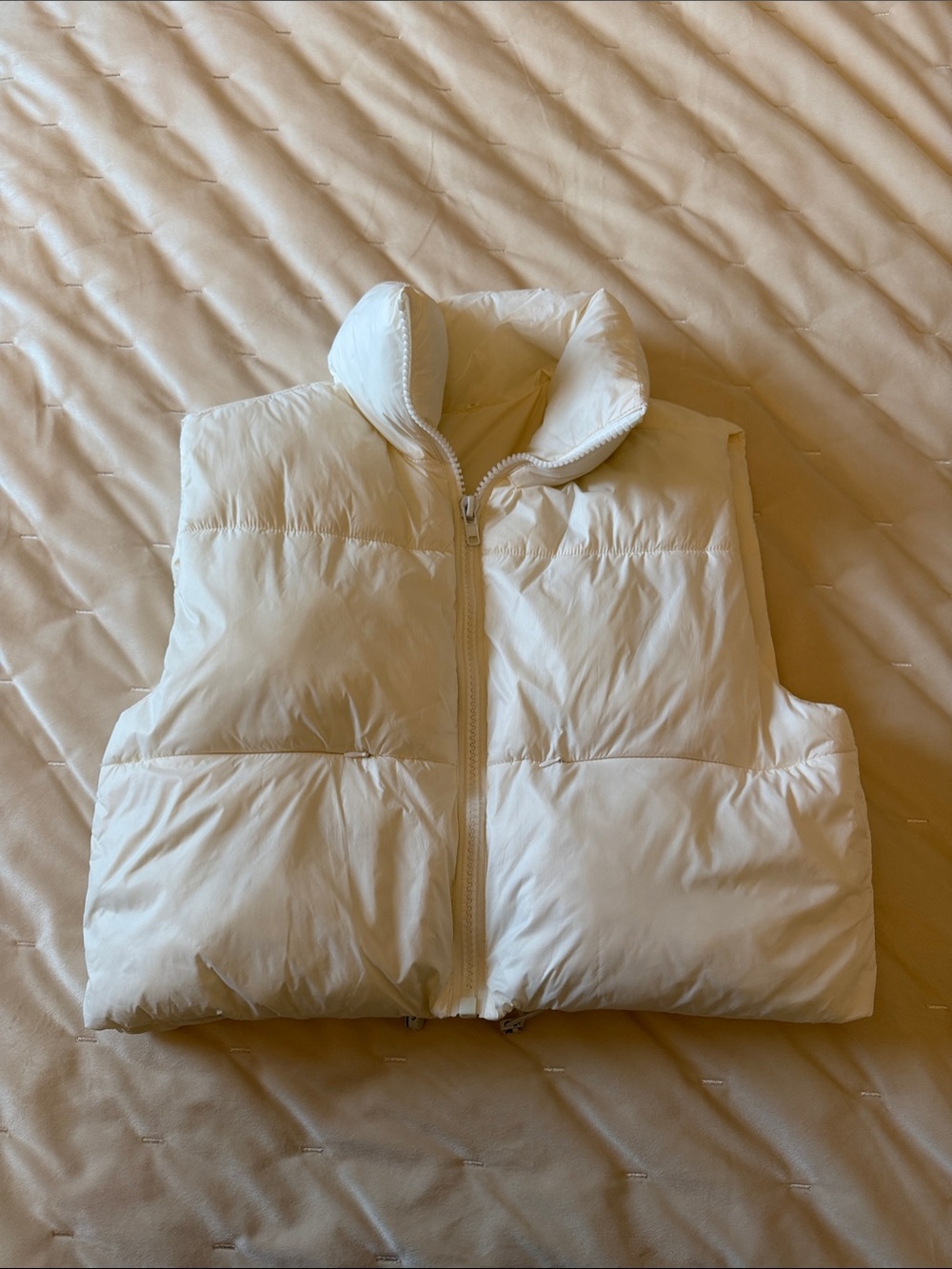 Amazon Flygo Cream Quilted Puffer Vest - Sleeveless Zip Front